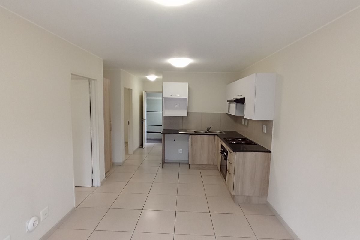 Stylish 2 bedroom 1 bathroom apartment in Rivonia - Photo 2