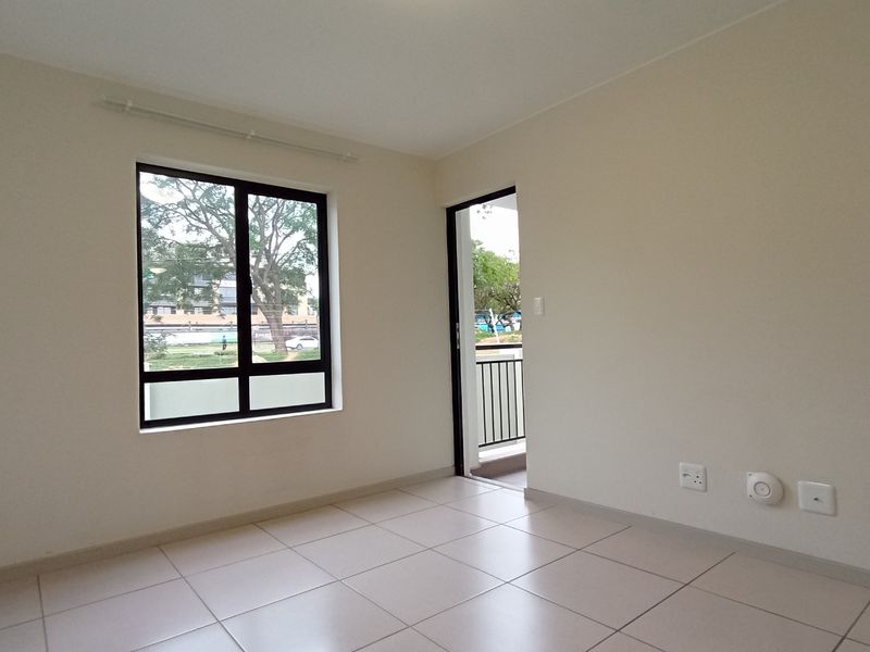 Stylish 2 bedroom 1 bathroom apartment in Rivonia - Photo 6
