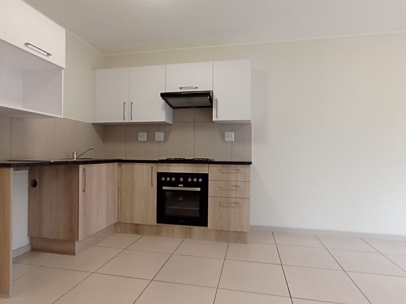Stylish 2 bedroom 1 bathroom apartment in Rivonia - Photo 9
