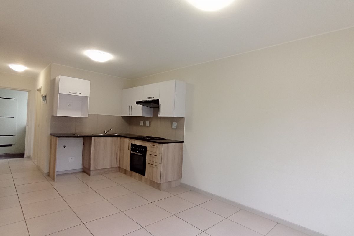 Stylish 2 bedroom 1 bathroom apartment in Rivonia - Photo 3