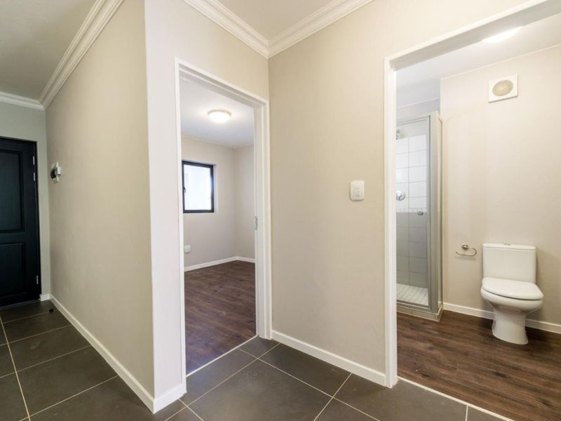 All Offers Considered  – Prime Location. 2 Bedroom 2 Bathroom in a New Development. - Photo 7
