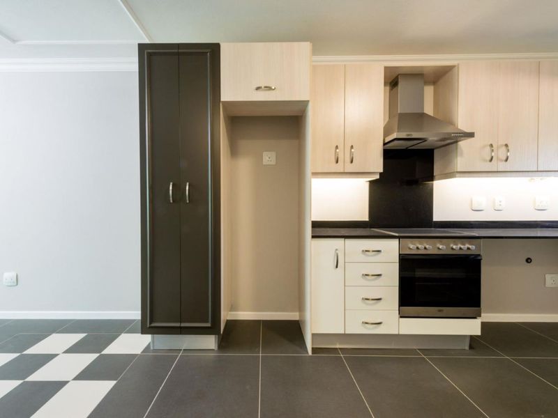 All Offers Considered  – Prime Location. 2 Bedroom 2 Bathroom in a New Development. - Photo 6