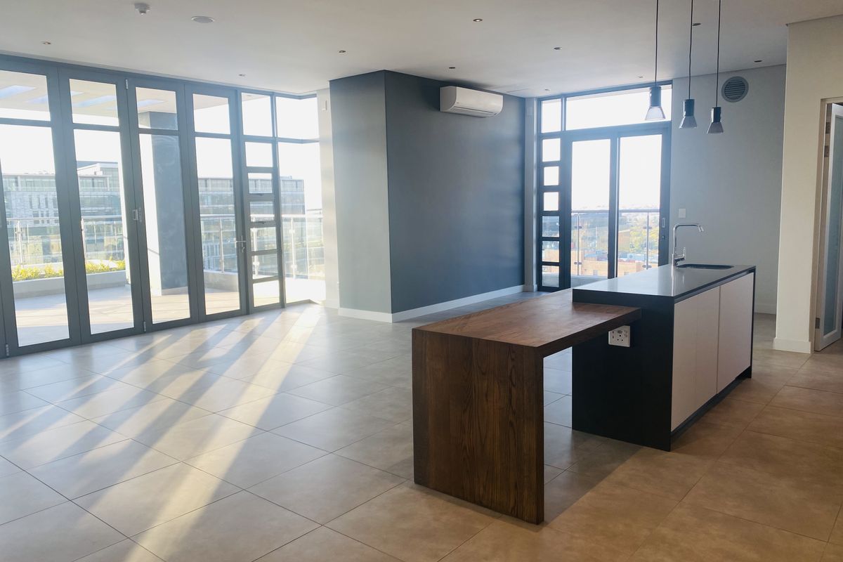 The largest Penthouse on the top floor with a magnificent patio offering the most incredible views - Photo 2