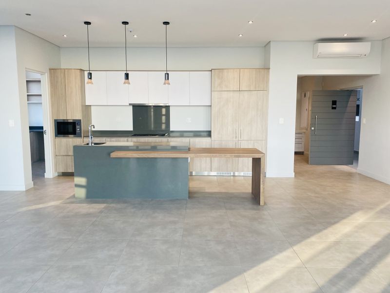 The largest Penthouse on the top floor with a magnificent patio offering the most incredible views - Photo 6