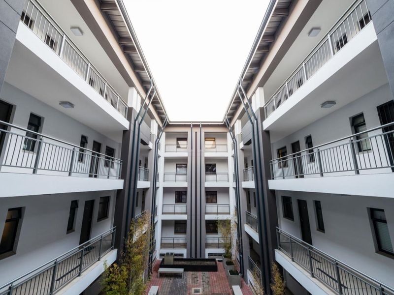 Great Investment with fantastic rental returns - Classic 2 bedroom 1 bathroom apartment - Photo 10