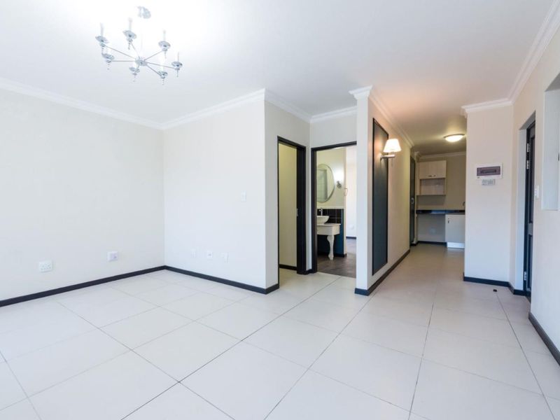 All Offers Considered – Prime Location. 2 Bedroom 2 Bathroom. Cottonwoods. - Photo 3