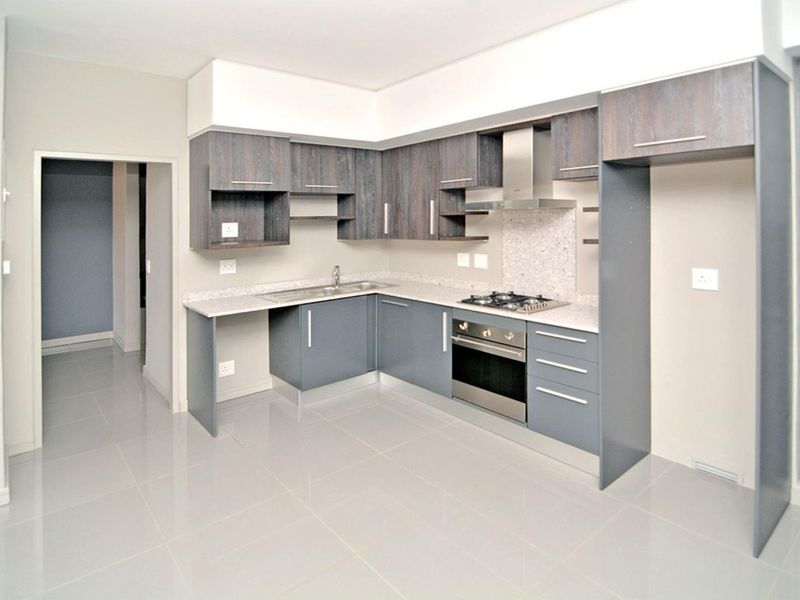 Sophisticated 2 Bed 2 Bath Apartment with a Prestigious Address - Photo 3