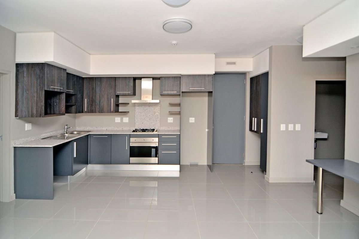 Sophisticated 2 Bed 2 Bath Apartment with a Prestigious Address - Photo 5