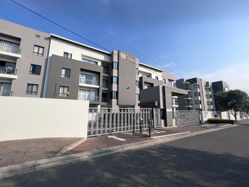 Simple, Classic and Well Situated 2 Bed 1 Bath Apartment in Rivonia - Photo 9