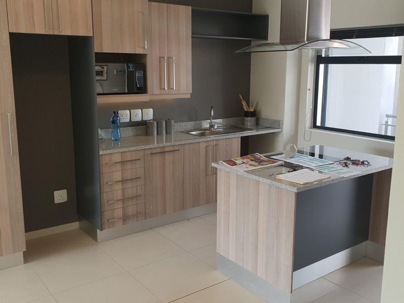 Ultra Modern 2 Bedroom 2 Bathroom Apartment in Rivonia - Photo 8