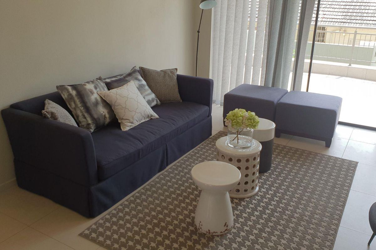 Ultra Modern 2 Bedroom 2 Bathroom Apartment in Rivonia - Photo 3