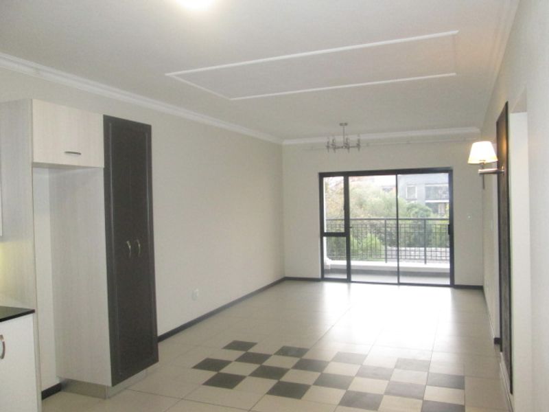 A north facing 2 bedrooms 2 bathrooms with a Balcony - Photo 7