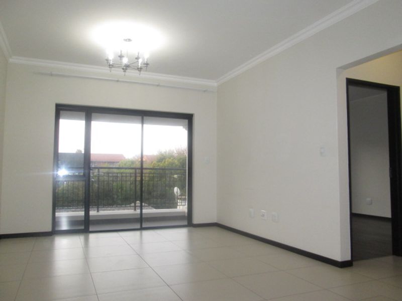 A north facing 2 bedrooms 2 bathrooms with a Balcony - Photo 4