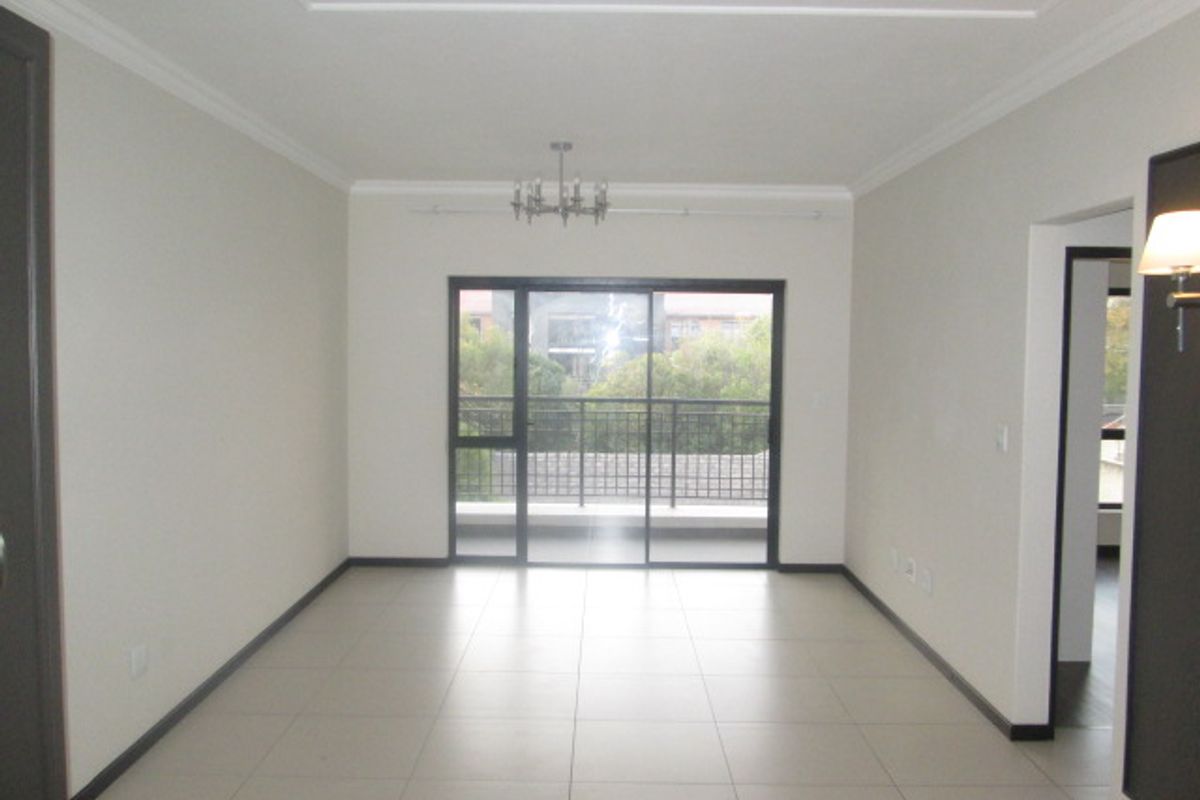 A north facing 2 bedrooms 2 bathrooms with a Balcony - Photo 5