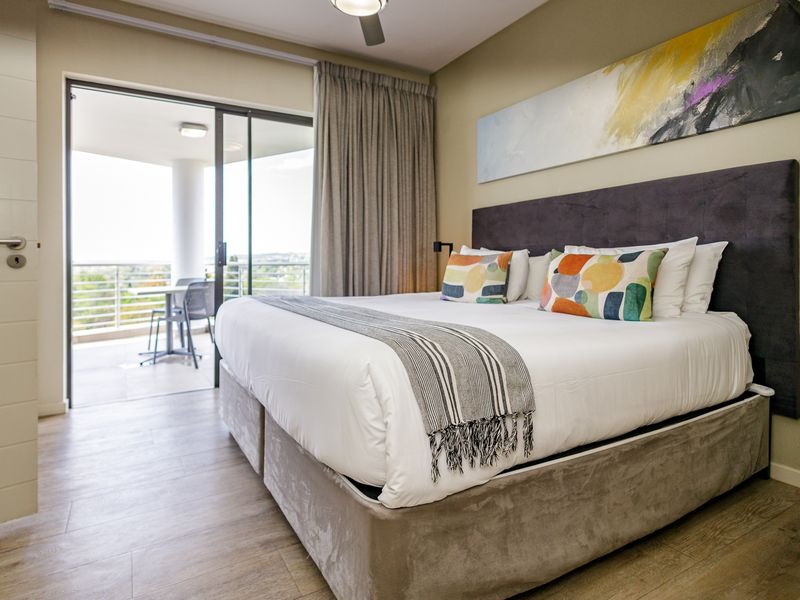 Stylish And Modern 2 Bed 2 Bath Top Floor Apartment - Photo 10