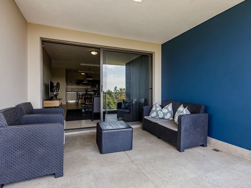 Stylish And Modern 2 Bed 2 Bath Top Floor Apartment - Photo 9