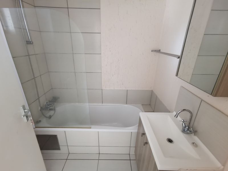 2 Bed 1 Bath  First floor unit in Greenwich Village - Photo 8