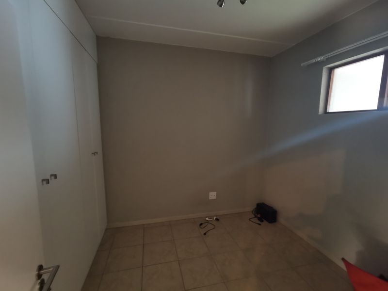 Modern 2 Bedroom First Floor Unit for Sale – Ferndale - Photo 7