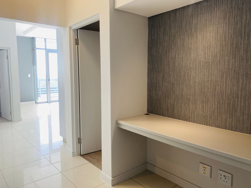 Stylish Luxury Off-The-Grid Apartments In The Centre Of Rosebank - Photo 3