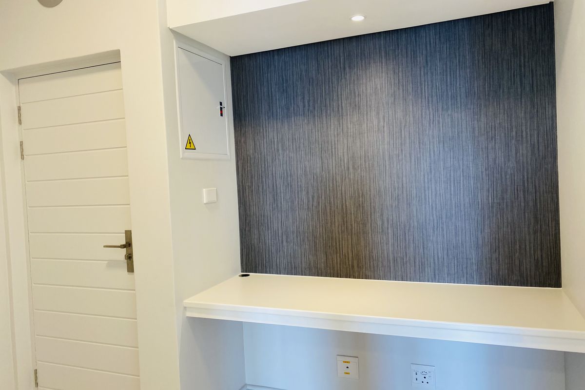 NORTH-FACING, SOPHISTICATED, PET FRIENDLY, 2 BEDROOMS, 2 BATHROOMS APARTMENT WITH 100% BACK-UP POWER - Photo 4