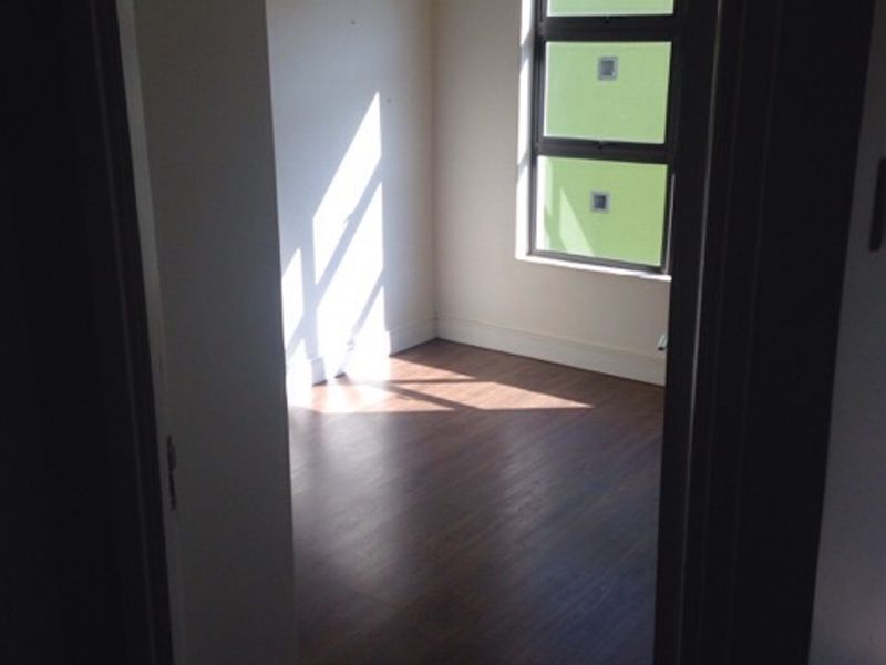A sunny 2 bedroom 1 bathroom unit at The Link. - Photo 7