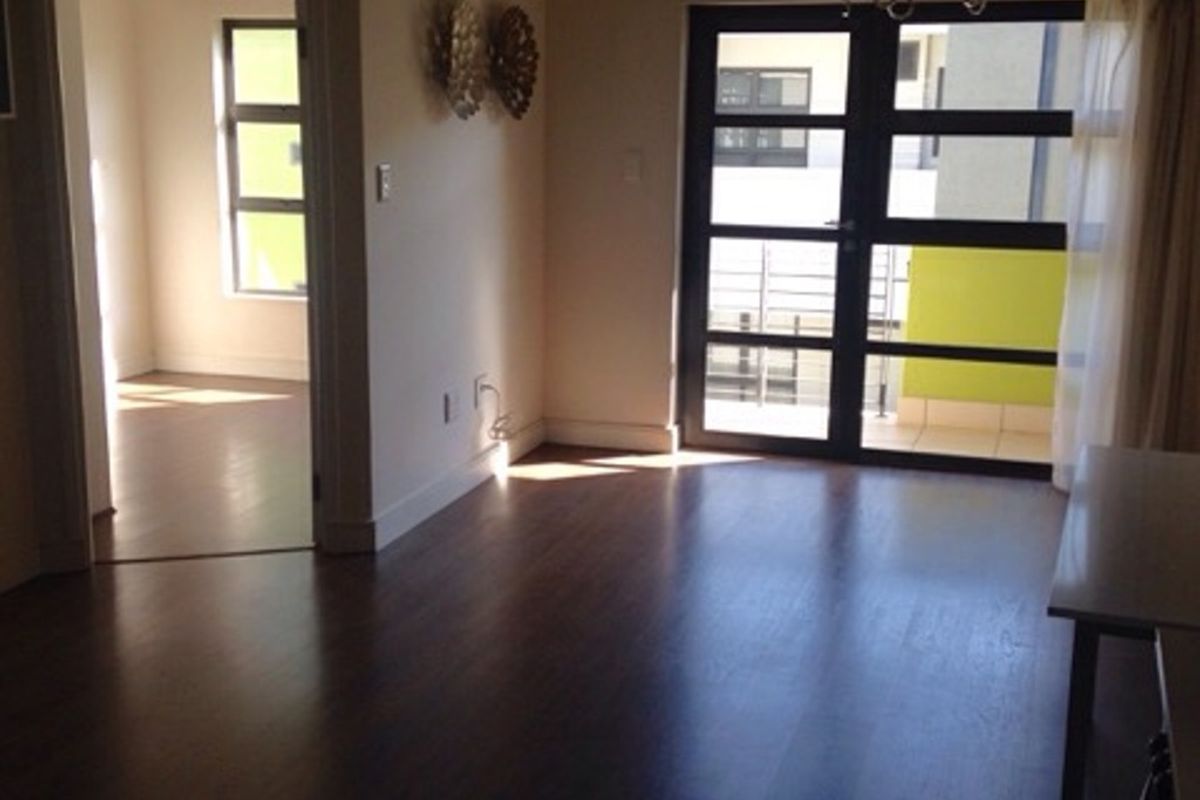 A sunny 2 bedroom 1 bathroom unit at The Link. - Photo 3