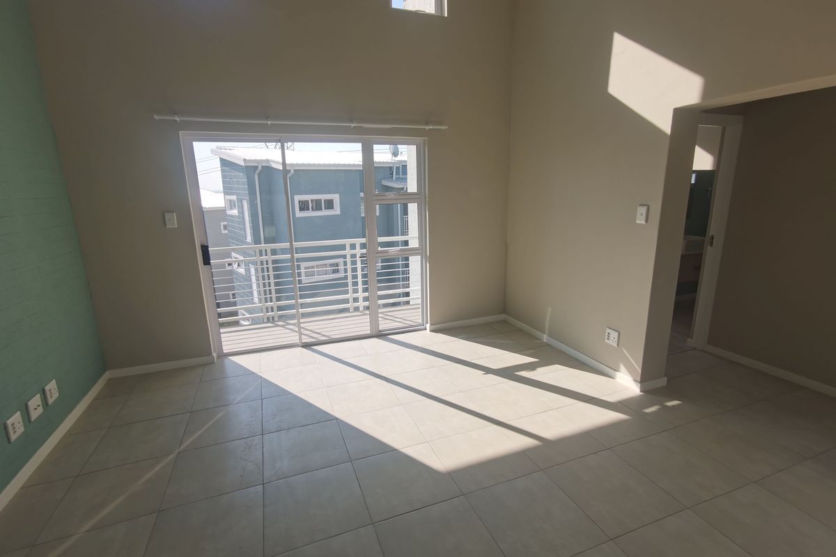 Stylish Yet Practical 2 Bedroom 2 Bathroom Apartment in the Paulshof - Photo 4