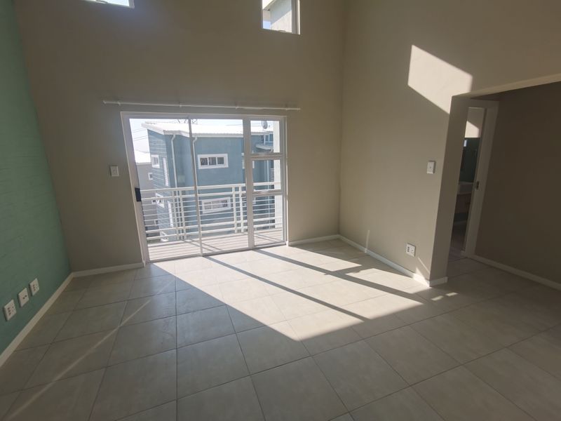 Stylish Yet Practical 2 Bedroom 2 Bathroom Apartment in the Paulshof - Photo 4