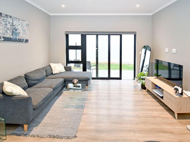 1 Bedroom Ground Floor Apartment Available In Rosebank - Photo 6