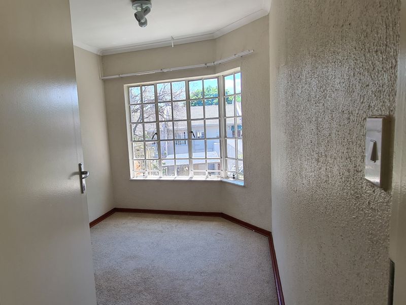 Pretty, Peaceful and Convenient 3 Bed 2 Bath - Photo 7