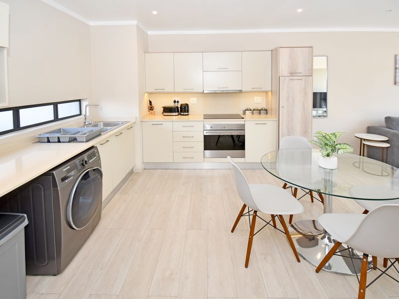 Modern 1 Bedroom Apartment for Sale at The Galleries Rosebank - Photo 7