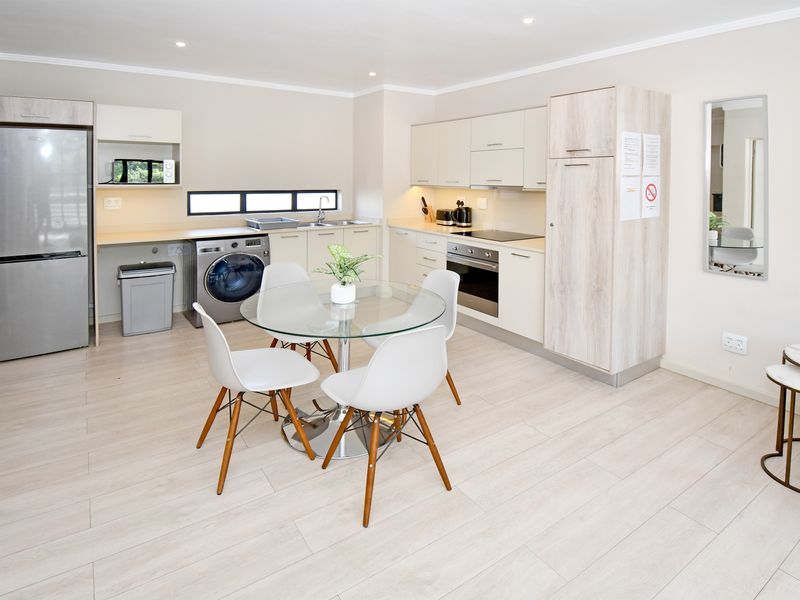 Modern 1 Bedroom Apartment for Sale at The Galleries Rosebank - Photo 4