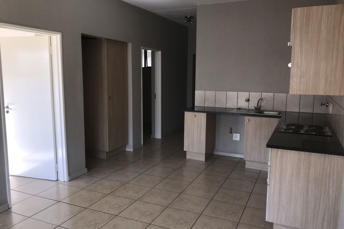 Modern 2 Bedroom Unit for Sale in Secure Ferndale Complex - Photo 4