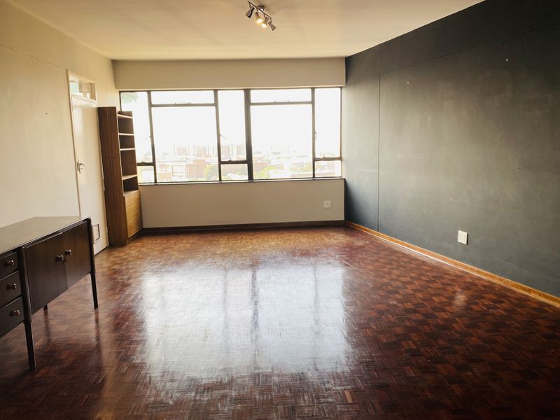 Huge 2 bedroom, 2 bathroom beautiful mash between modern and rustic - Photo 2