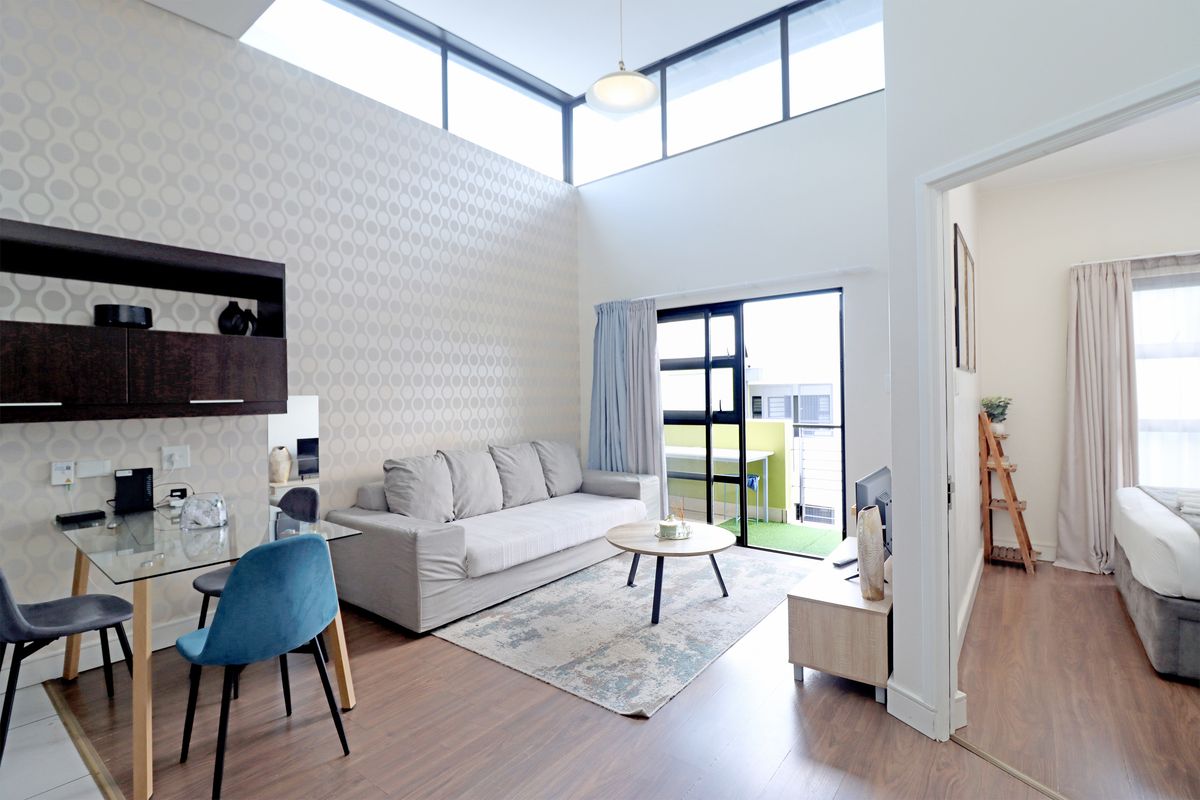 Third Floor 2 Bed 1 Bath unit in The Link - Photo 2