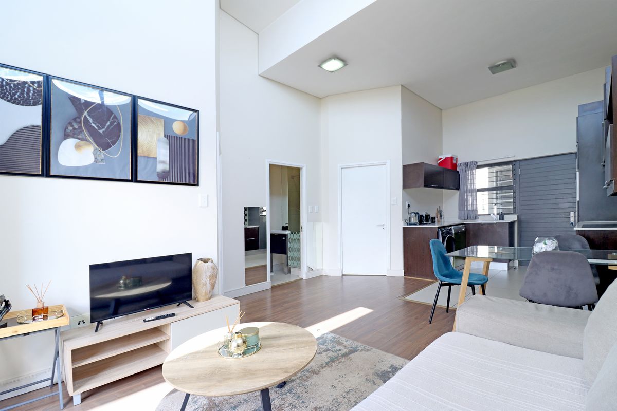 Third Floor 2 Bed 1 Bath unit in The Link - Photo 3