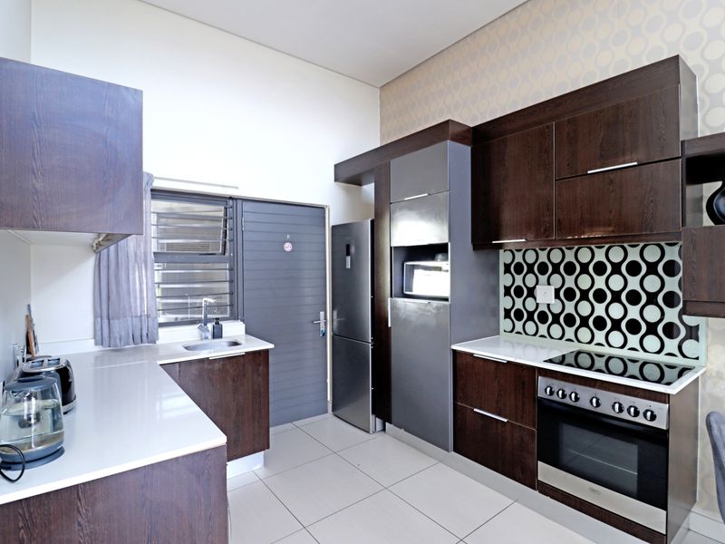 Third Floor 2 Bed 1 Bath unit in The Link - Photo 9