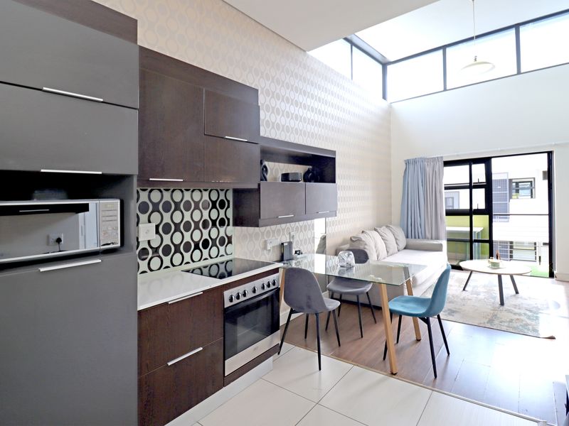 Third Floor 2 Bed 1 Bath unit in The Link - Photo 7