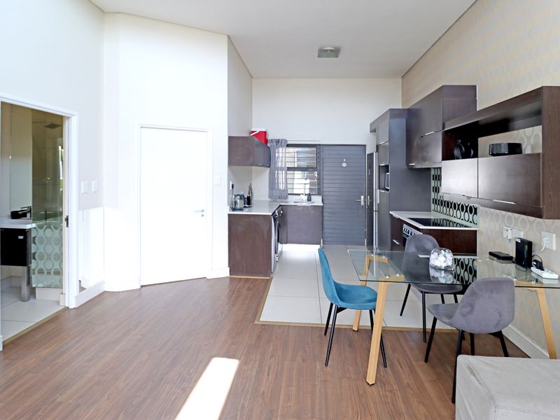 Third Floor 2 Bed 1 Bath unit in The Link - Photo 6