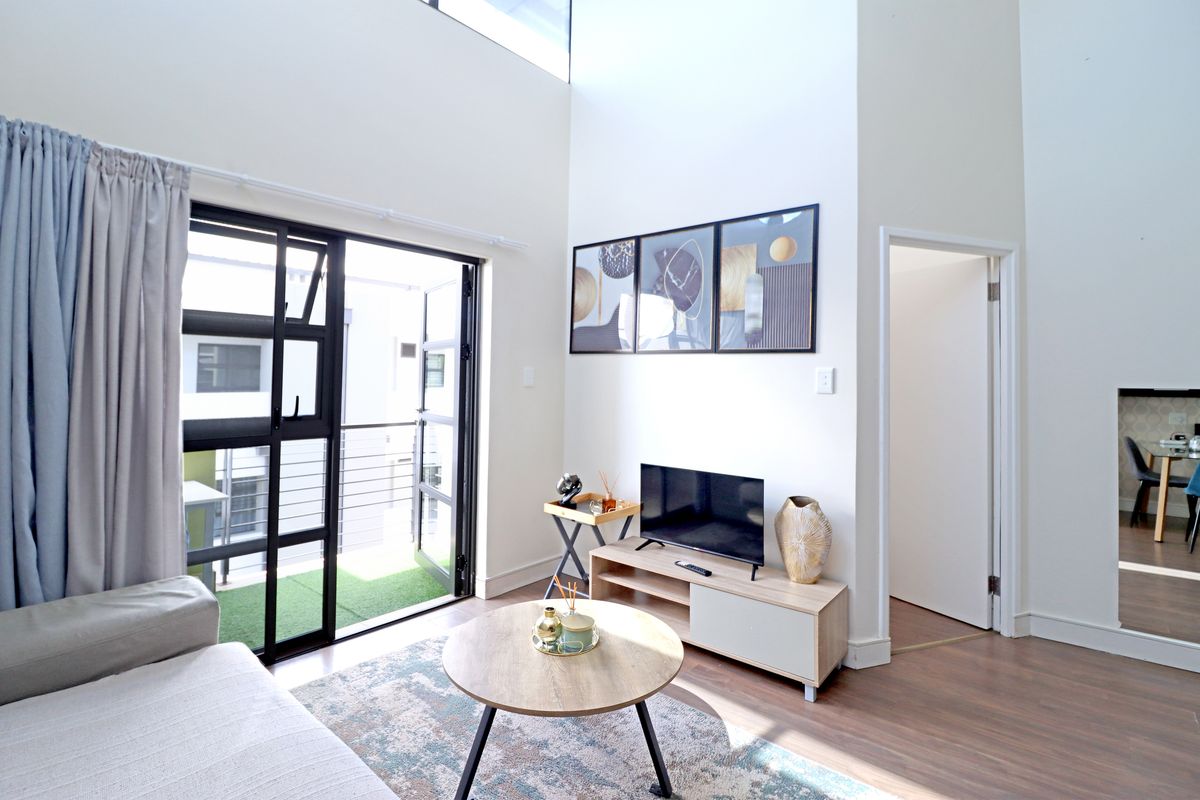 Third Floor 2 Bed 1 Bath unit in The Link - Photo 4