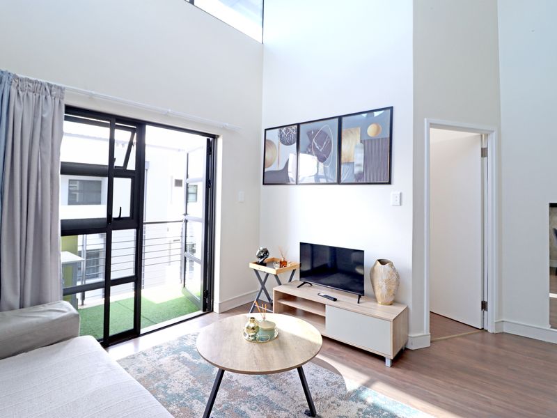 Third Floor 2 Bed 1 Bath unit in The Link - Photo 4