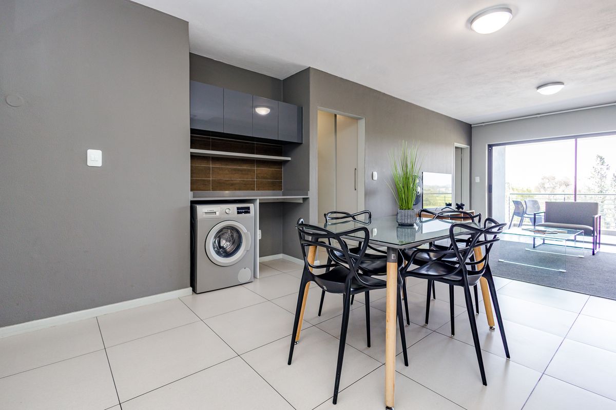 Stylish Yet Practical 1st Floor 2 Bed 2 Bath Apartment in Rivonia - Photo 2