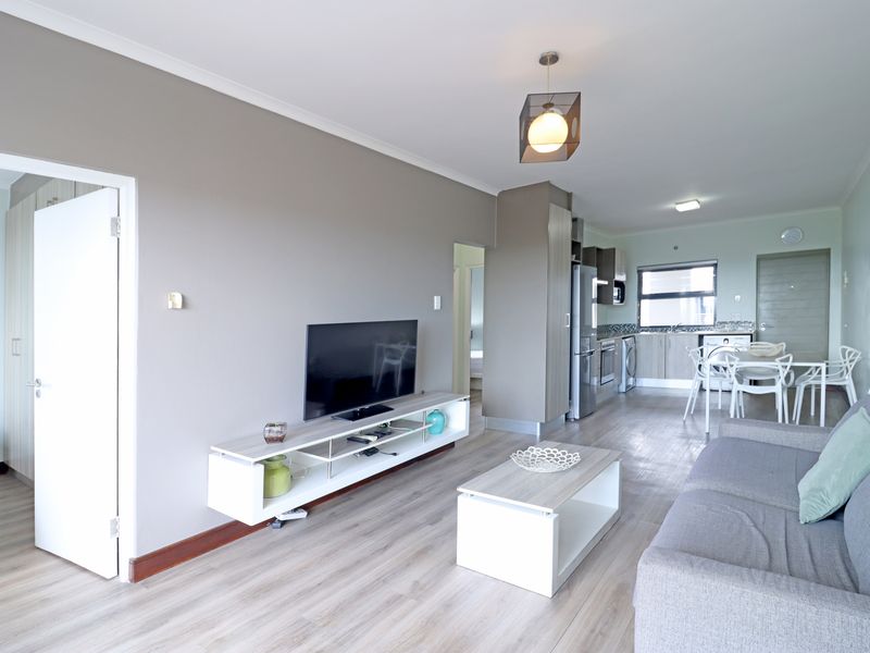 Third Floor 2 Bed 2 Bath unit in The Cube - Photo 5