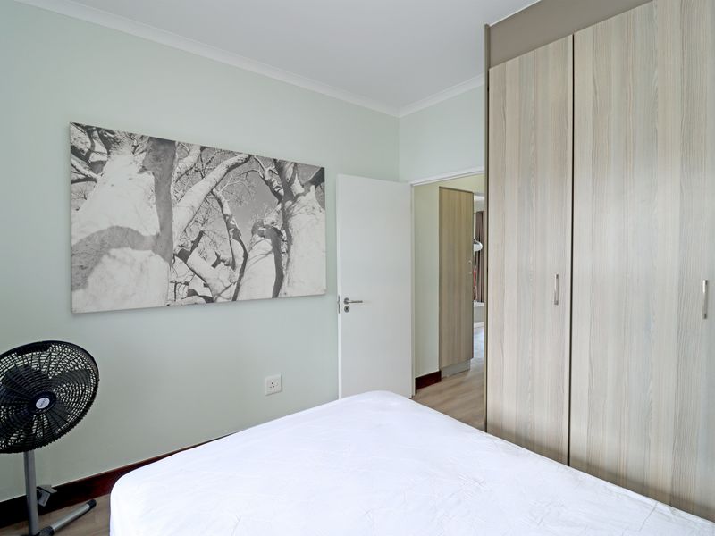 Third Floor 2 Bed 2 Bath unit in The Cube - Photo 10