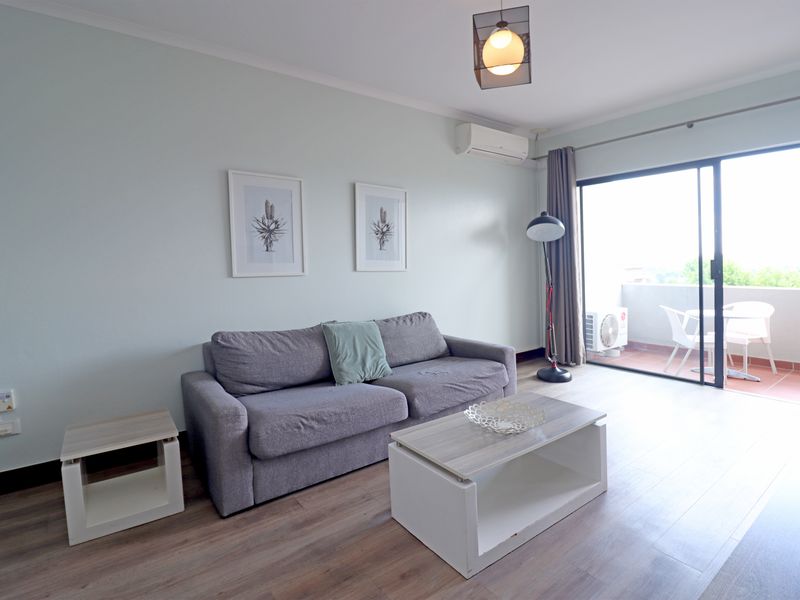 Third Floor 2 Bed 2 Bath unit in The Cube - Photo 6