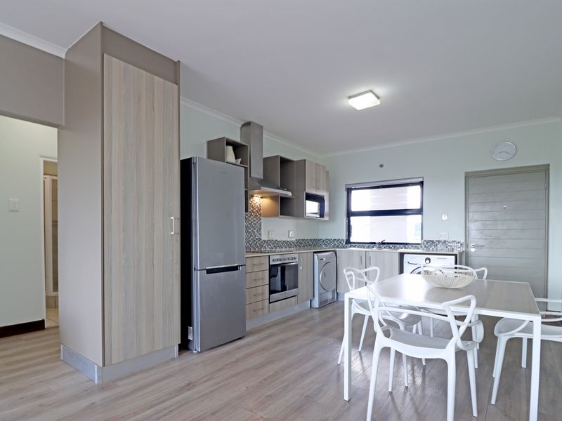 Third Floor 2 Bed 2 Bath unit in The Cube - Photo 7