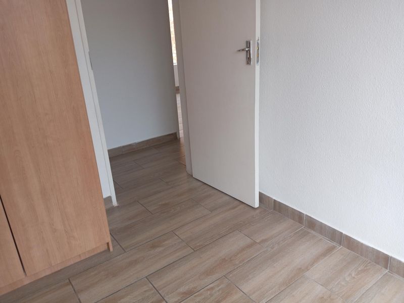 Lock up and  go Townhouse 3 Bedroom 2 Bath + 1 guest toilet - Photo 9