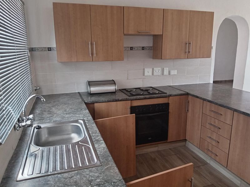 Lock up and  go Townhouse 3 Bedroom 2 Bath + 1 guest toilet - Photo 6