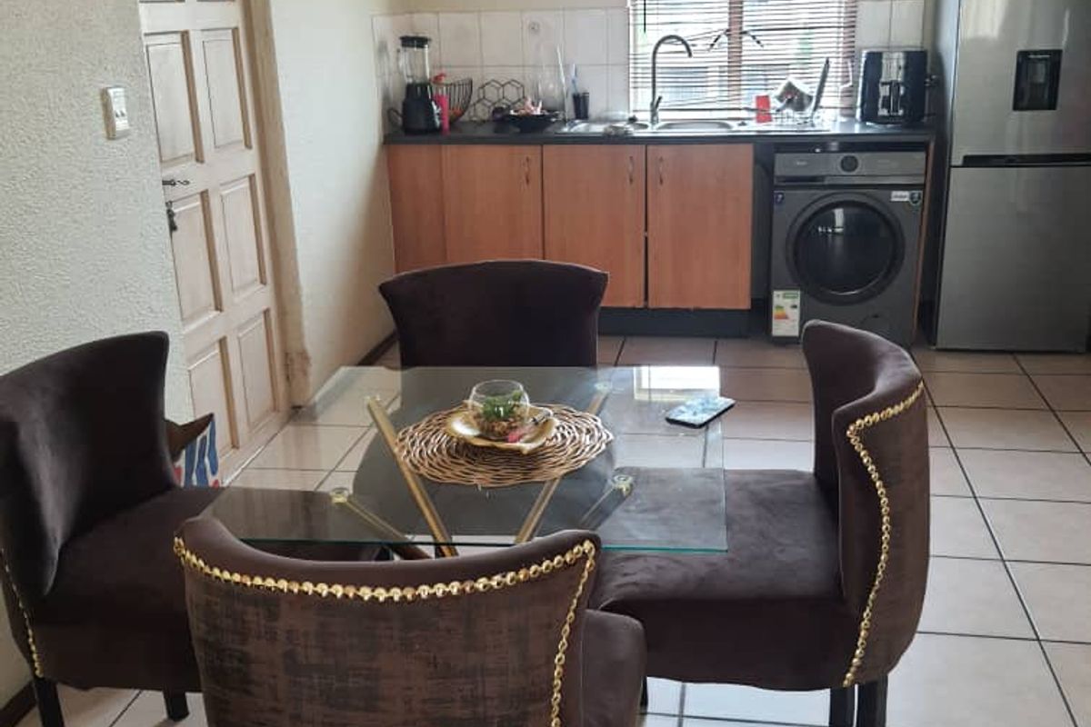 2 Bedroom, 2 Bathroom First-Floor Unit for Sale in Ruimsig - Photo 3