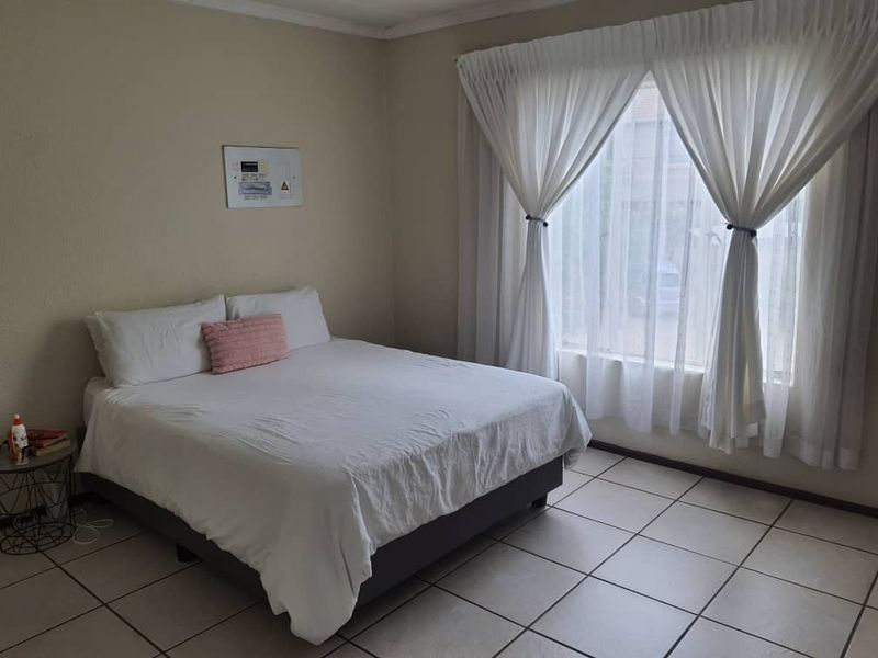 2 Bedroom, 2 Bathroom First-Floor Unit for Sale in Ruimsig - Photo 10
